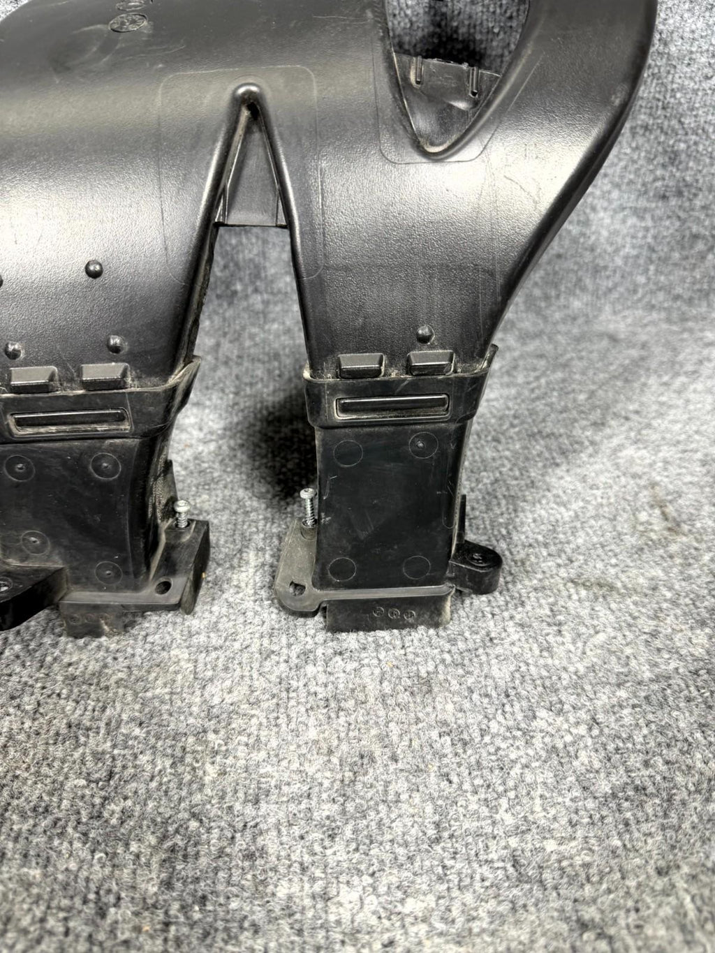 2016-2020 Tesla Model S Left Driver Side Air Duct Vent OEM, 1043927-00-E