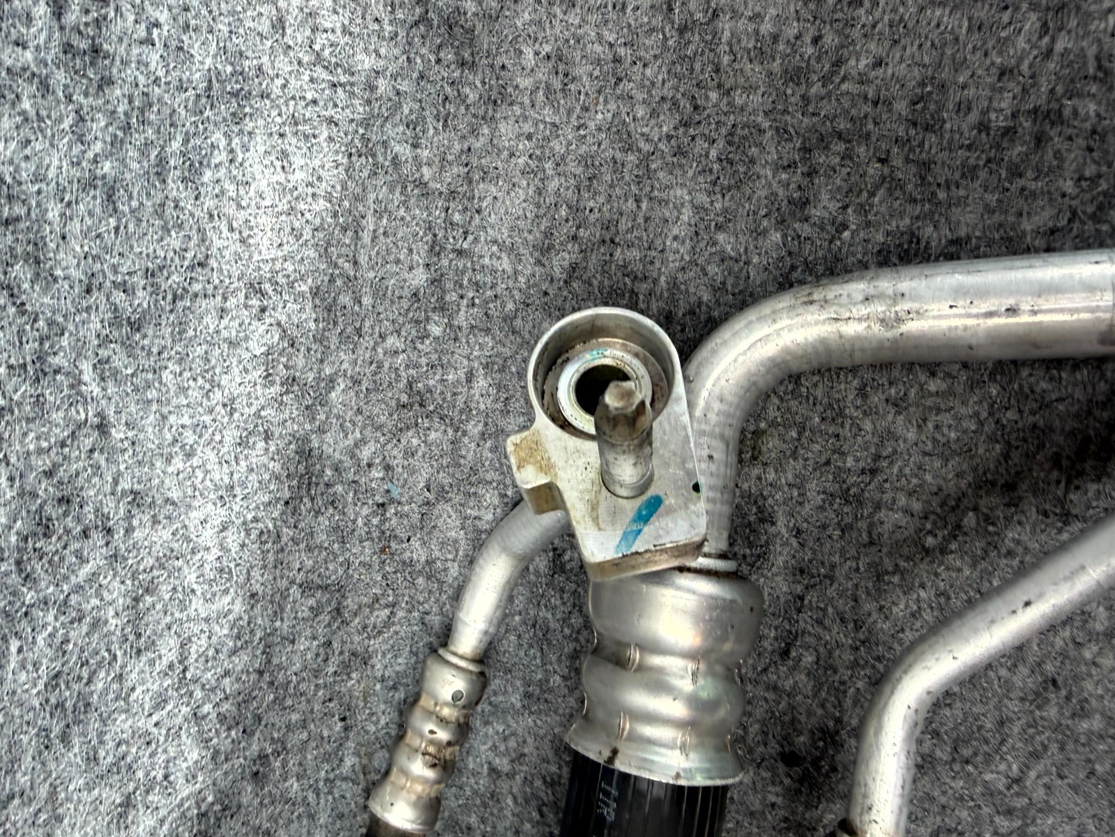 ♦️16-20 TESLA MODEL X A/C LINE SUCTION LIQUID PIPE JUMPER HOSE OEM, 1054664-00-E