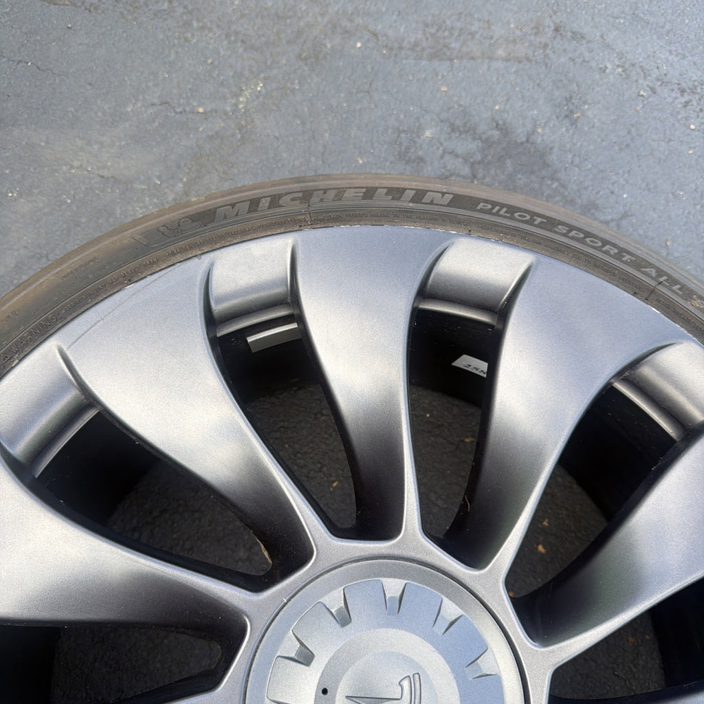 20-24 Tesla Model Y Front Uberturbine Wheel Rim 21" 21x9.5 w/ Tire 1188226-00-B