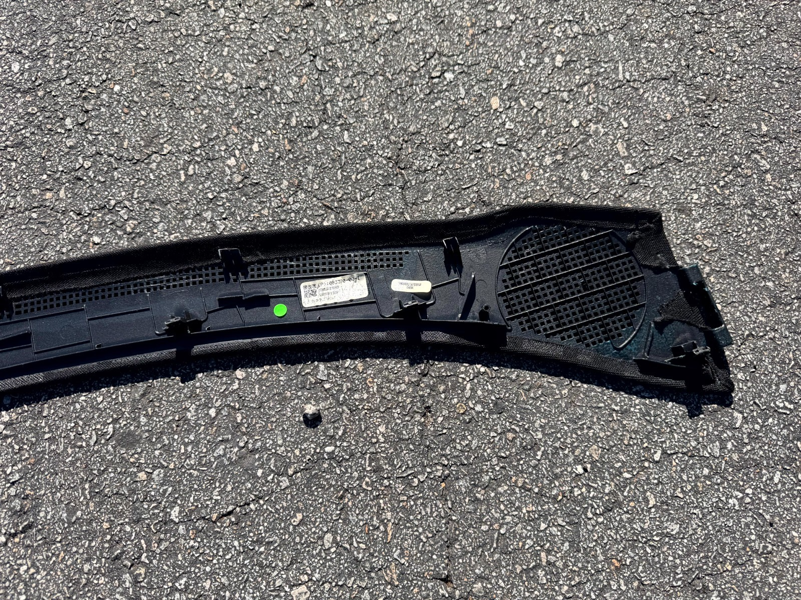 ♦️17-23 TESLA MODEL 3 DASHBOARD INSTRUMENT PANEL SPEAKER GRILLE OEM, 1083390-00