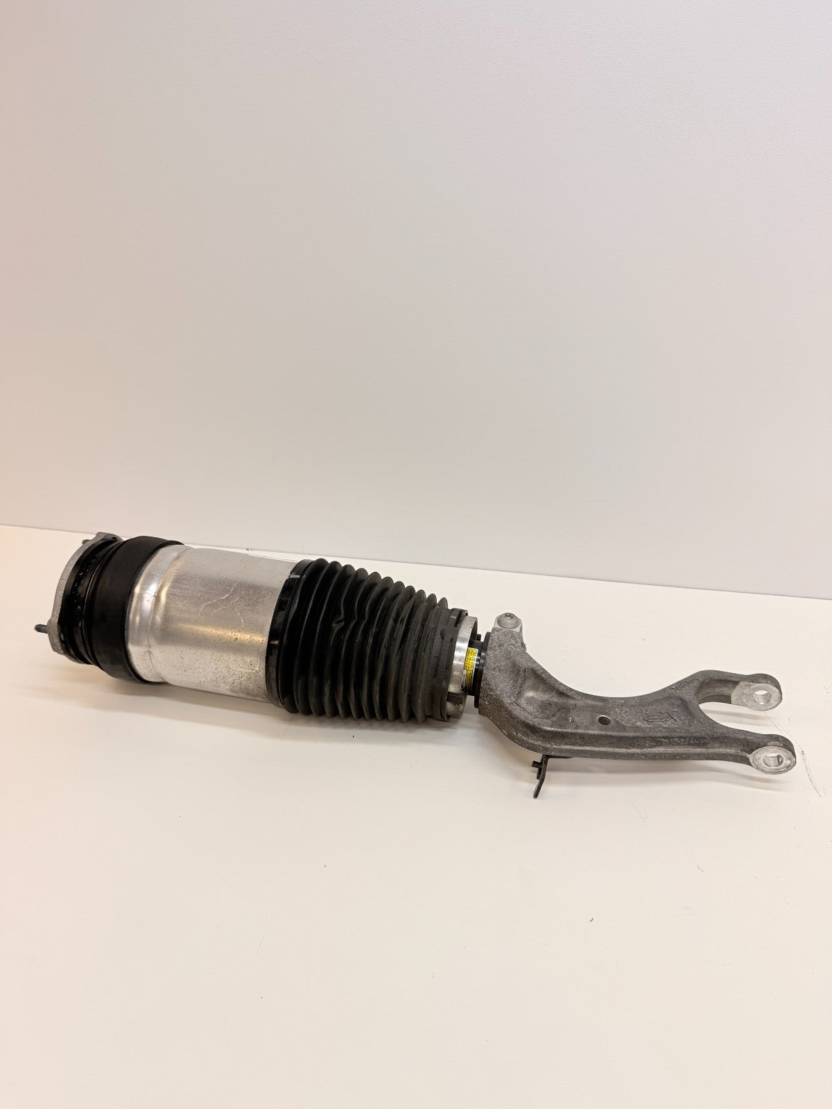 2016-2020 Tesla Model S Front Right Air Suspension Shock Strut 1067361-25-C