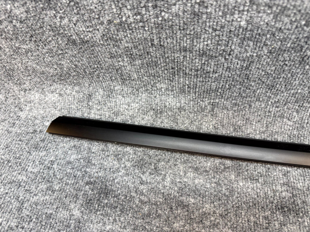 2020-2024 TESLA MODEL Y DOOR WINDOW OUTER BELT MOLDING SEAL OEM, 1495712-00-C