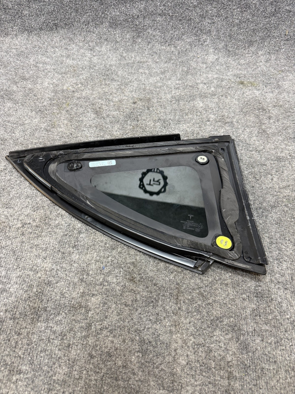 2020-2024 TESLA MODEL Y REAR RIGHT PASSENGER SIDE QUARTER GLASS OEM, 43R-000073