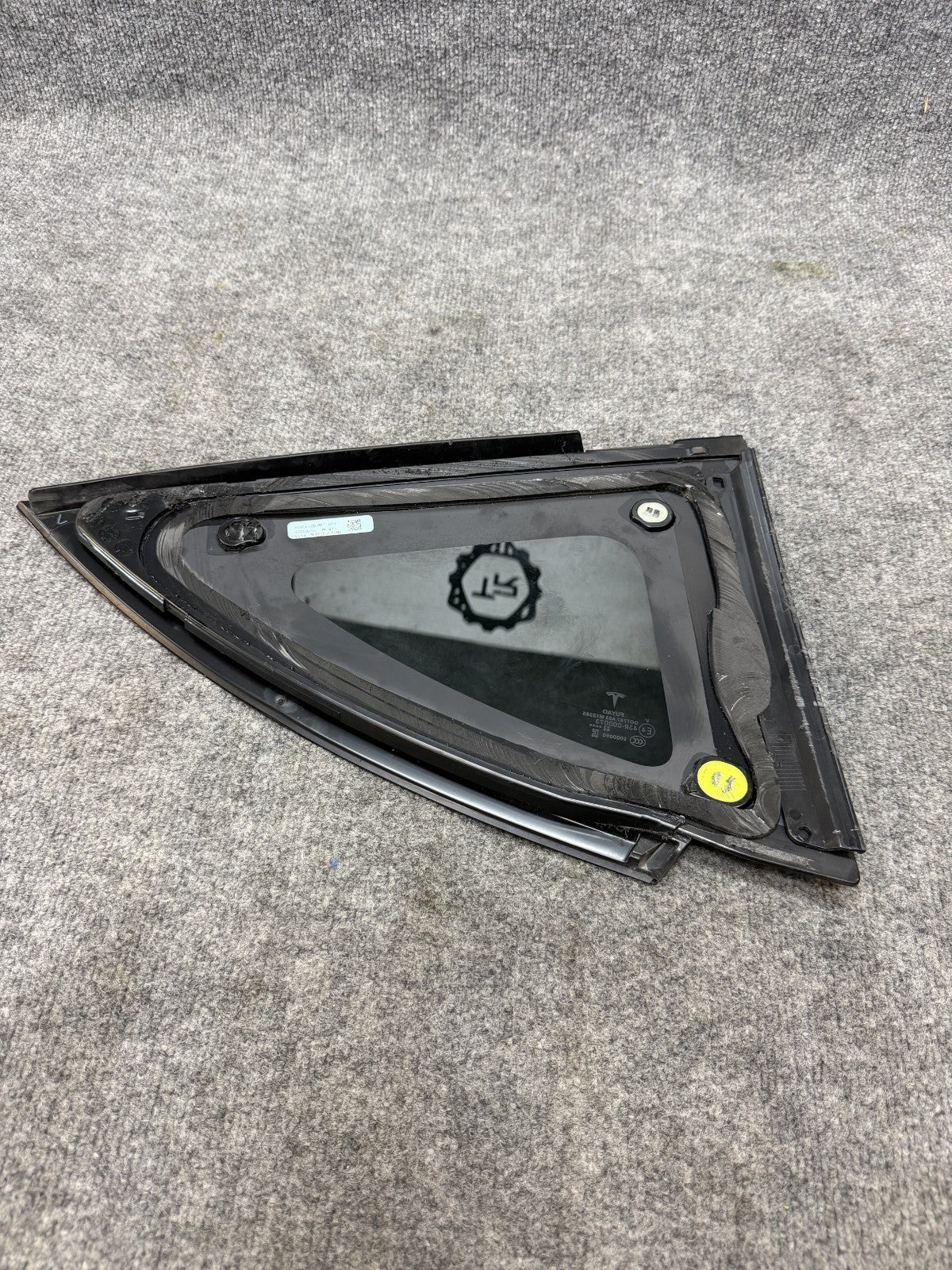 2020-2024 TESLA MODEL Y REAR RIGHT PASSENGER SIDE QUARTER GLASS OEM, 43R-000073