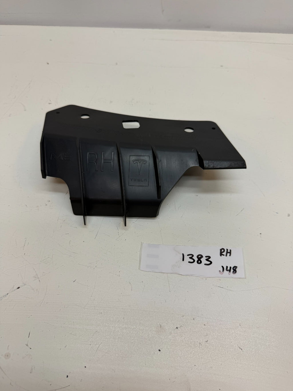 2017-2023 TESLA MODEL 3 FRONT RIGHT UPPER BUMPER BRACKET 1084170-00-B