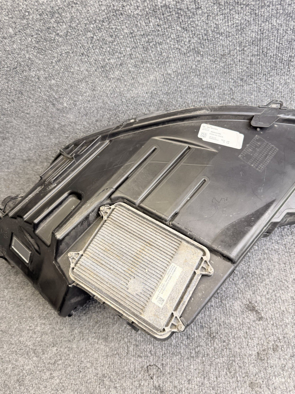 OEM  2016-2020 Tesla Model S Right Passenger Side Headlight 1053571-00-B
