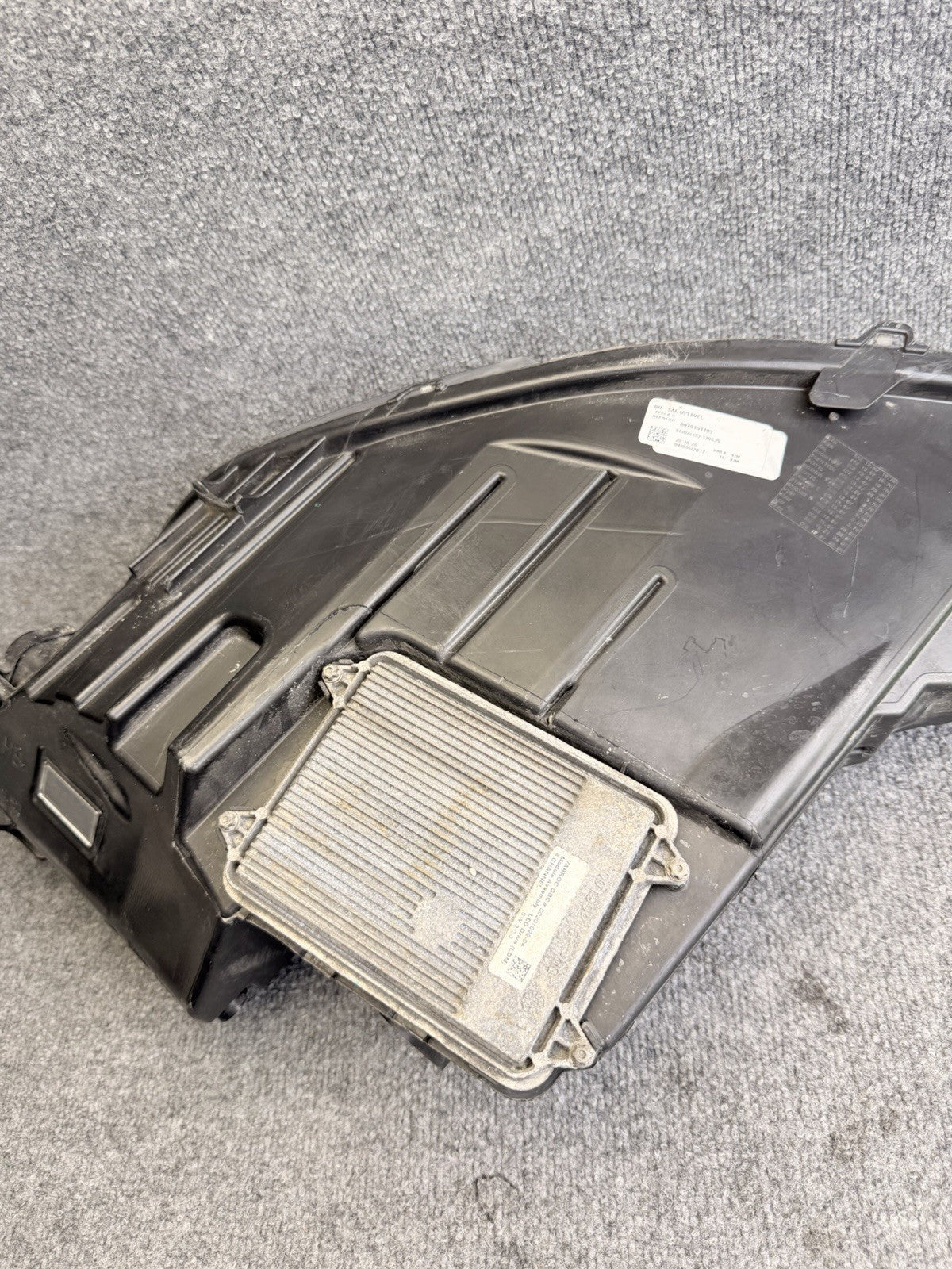 OEM  2016-2020 Tesla Model S Right Passenger Side Headlight 1053571-00-B