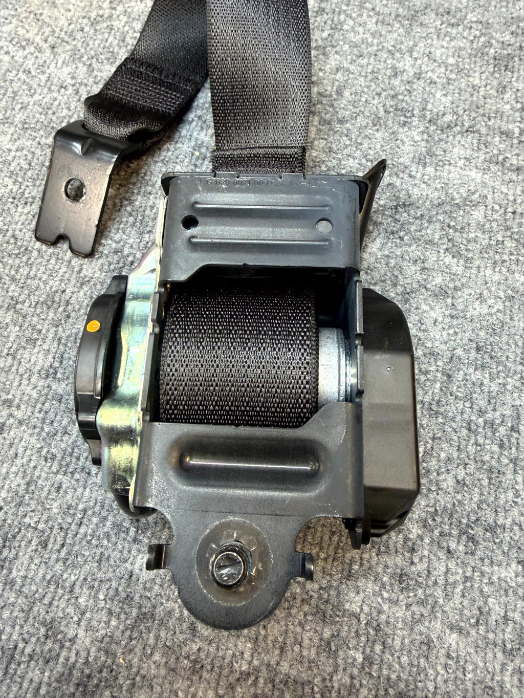 2020-2024 TESLA MODEL Y REAR LEFT DRIVER SIDE 2ND ROW SEAT BELT OEM 1616500-01-C