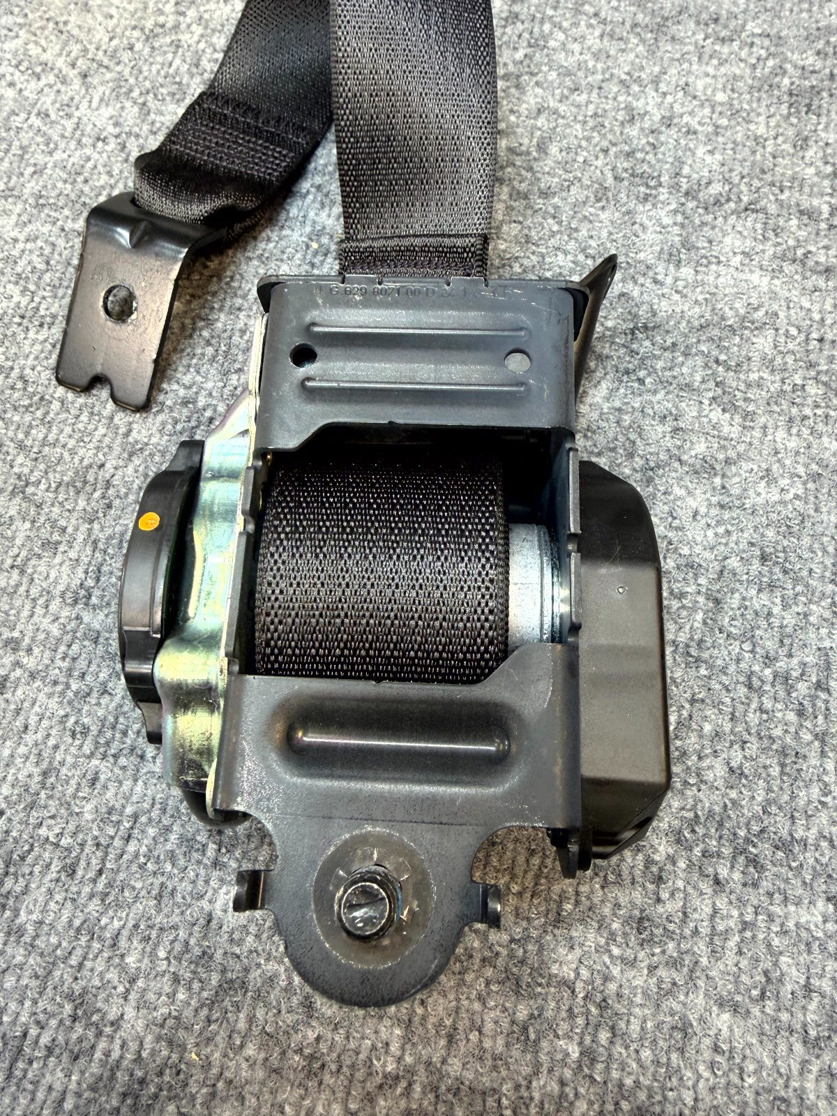 2020-2024 TESLA MODEL Y REAR LEFT DRIVER SIDE 2ND ROW SEAT BELT OEM 1616500-01-C