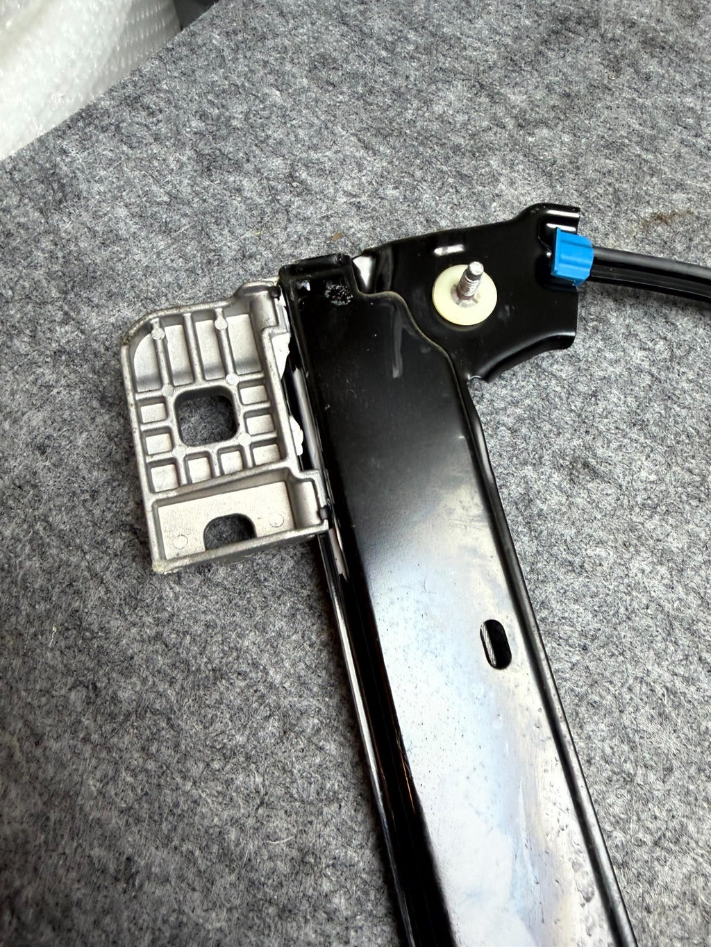 ♦️2017-2023 TESLA MODEL 3 FRONT LEFT WINDOW REGULATOR W/ MOTOR OEM, 1096620-99-H