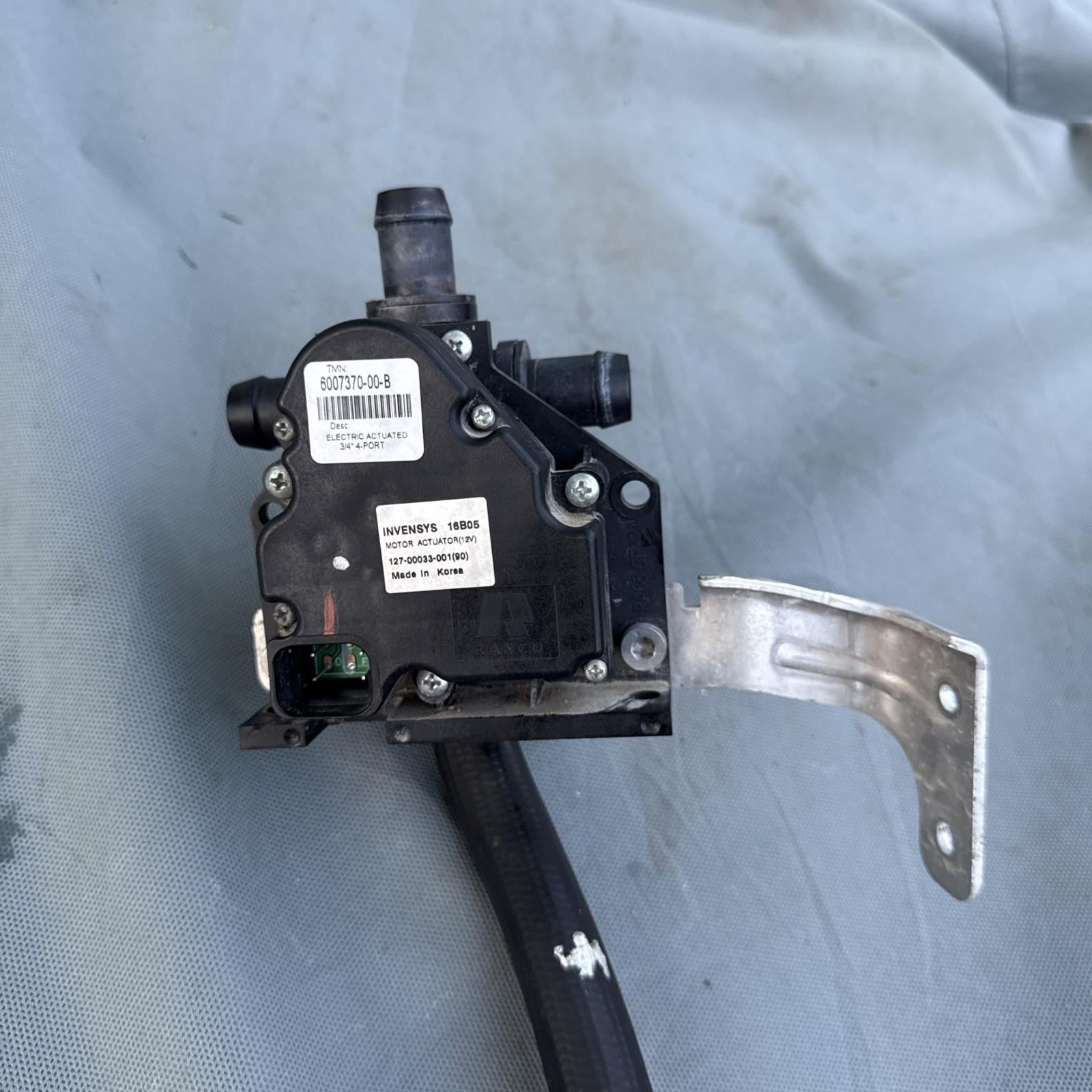 12-20 Tesla Model S X Heater Coolant System Pump 4WAY Actuator OEM, 6007370-00-B