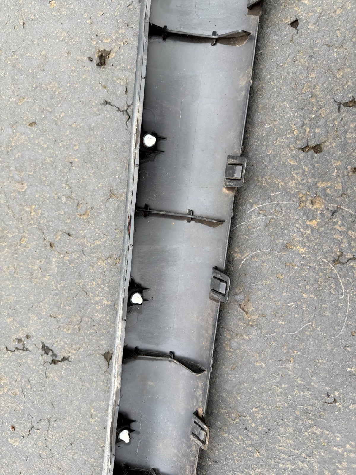 ♦️2020-2024 TESLA MODEL Y RIGHT SIDE SKIRT ROCKER COVER MOLDING OEM 1497744-00-B