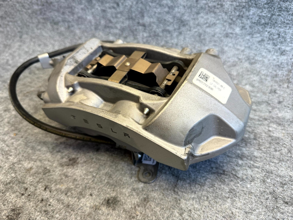 ♦️17-23 TESLA MODEL 3 FRONT LEFT BRAKE CALIPER W/ BRAKE HOSE LINE OEM, 104462100