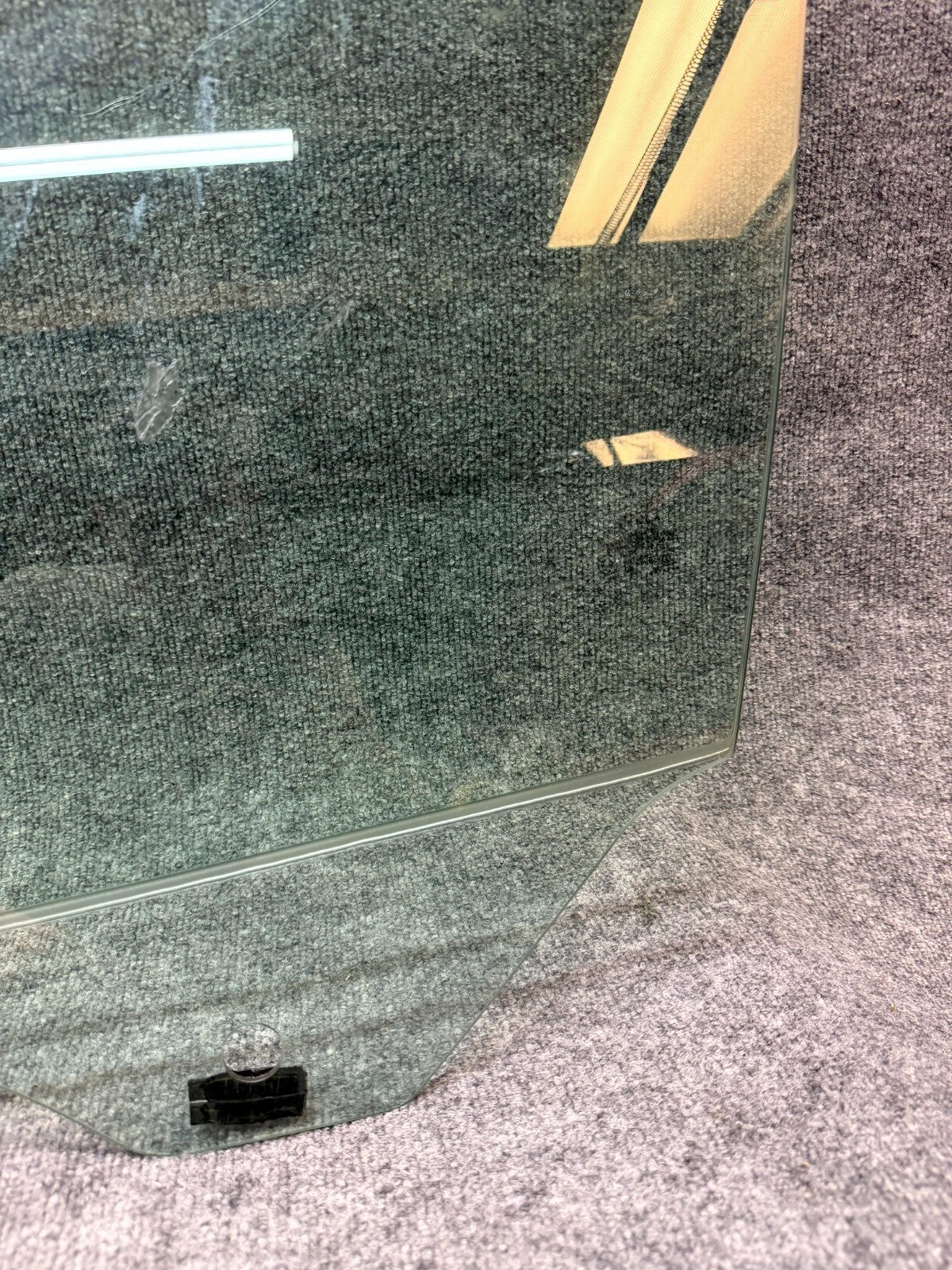 2020 - 2024 TESLA MODEL Y FRONT LEFT SIDE DOOR WINDOW GLASS OEM, 43R-014955