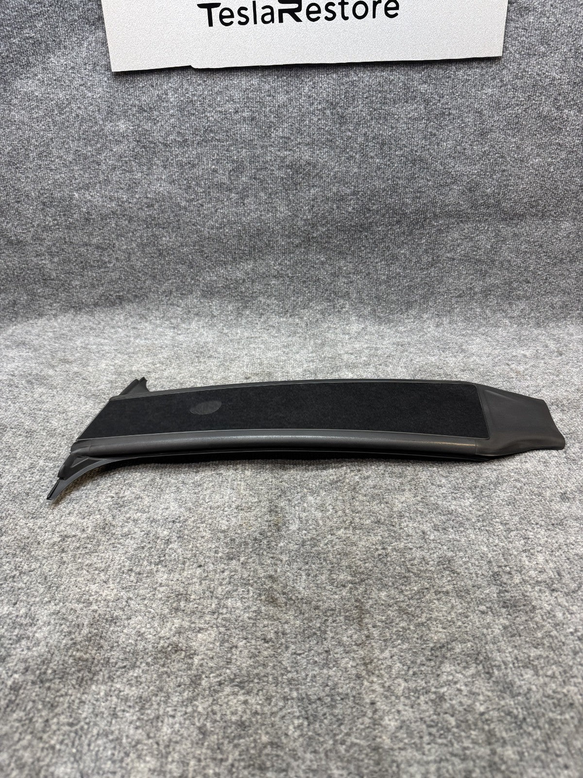2020 - 2024 TESLA MODEL Y RIGHT SIDE B-PILLAR GLASS TRIM CAMERA OEM 1785300-00-B