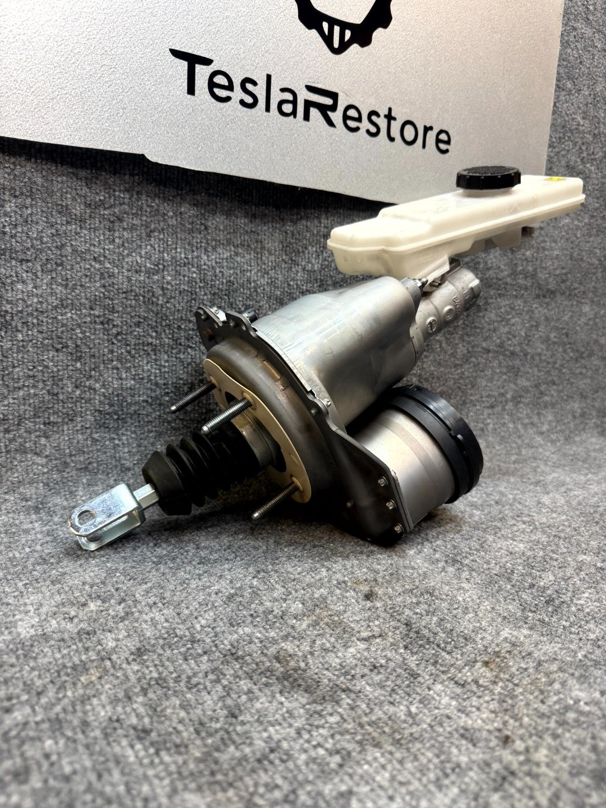 17-23 TESLA MODEL 3 BRAKE MASTER CYLINDER & BOOSTER & RESERVOIR OEM 1044671-00-G