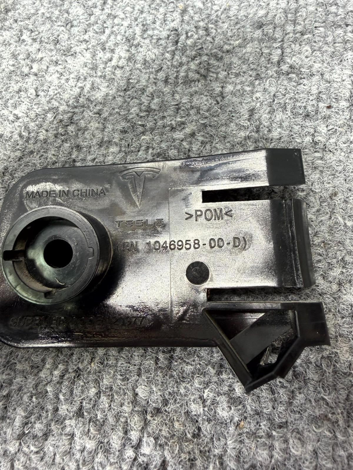 16-20 Tesla Model X Front Left Headlight Outer Support Bracket OEM, 1046958-00-D