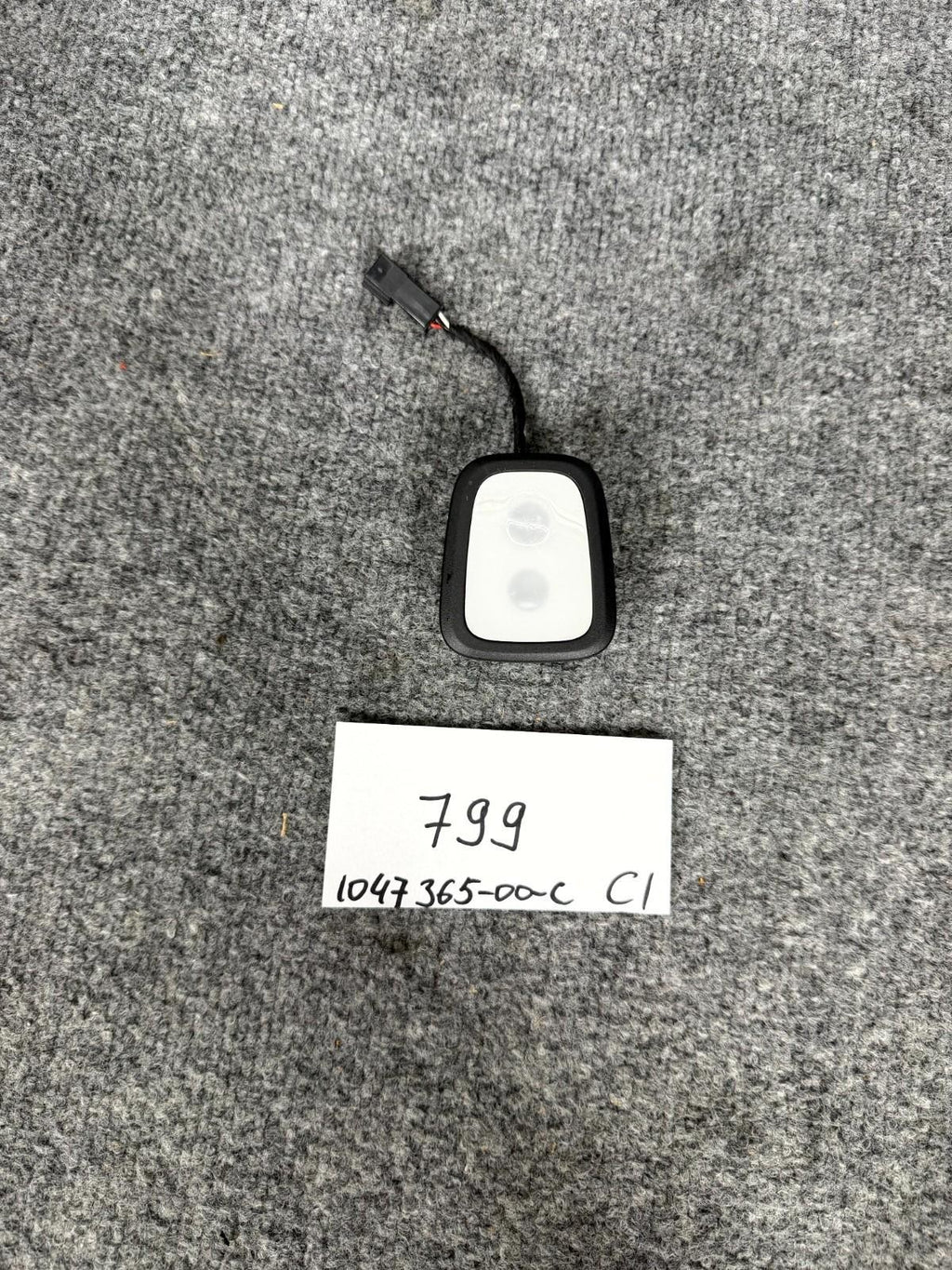 2016-2023 Tesla Model X Rear Roof Headliner Map Dome Light Lamp OEM,1047365-00-C