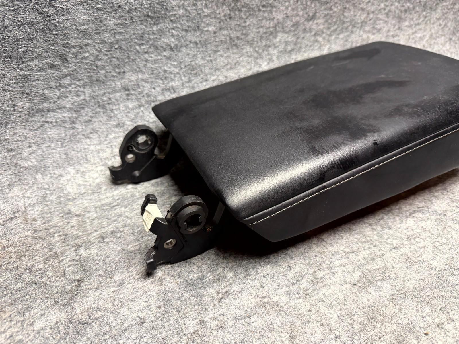 ♦️2017 - 2023 TESLA MODEL 3 CENTER CONSOLE ARMREST ARM REST LID OEM