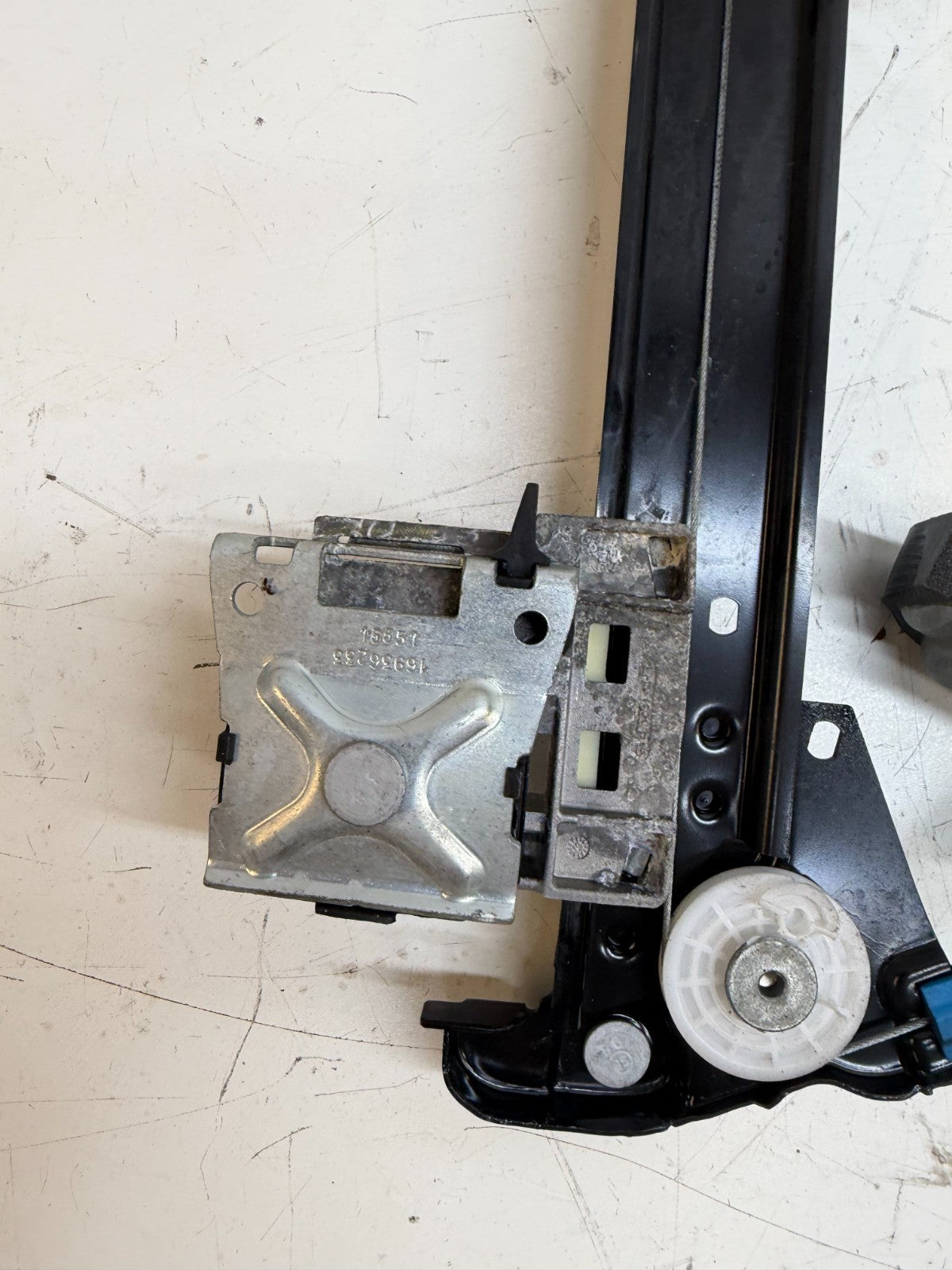 12-20 Tesla Model S Rear Passenger Side Door Window Regulator Motor 6006377-00-G