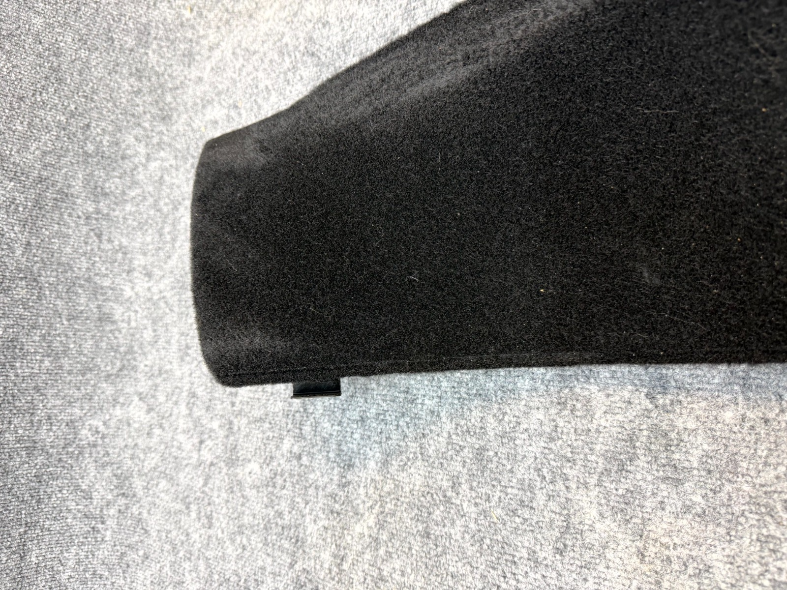 2020 - 2024 TESLA MODEL Y REAR RIGHT C-PILLAR LOWER TRIM COVER OEM, 1704661-00-E