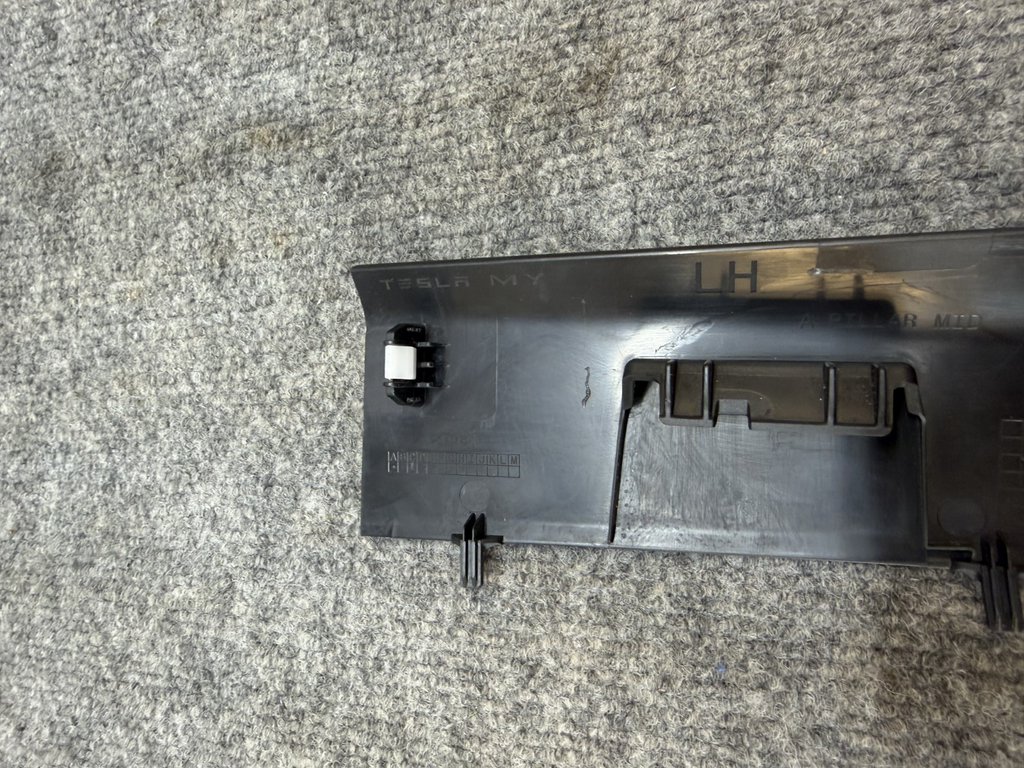2017-2024 TESLA MODEL Y/3 LEFT SIDE A PILLAR TRIM COVER PANEL BEZEL OEM, 1627209