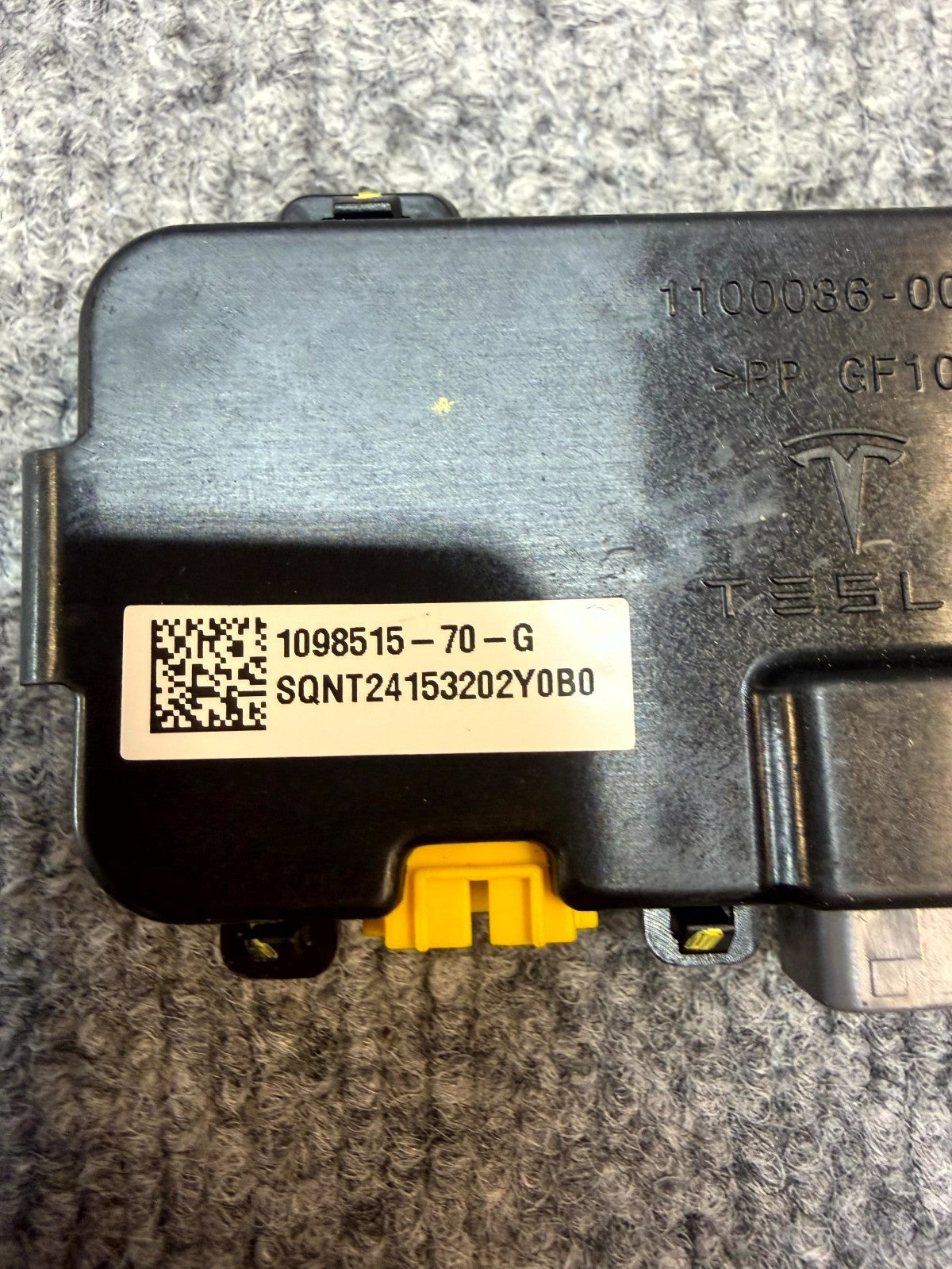 2020-2024 TESLA MODEL Y FRONT RIGHT SEAT COMPUTER CONTROL MODULE OEM, 109851570G
