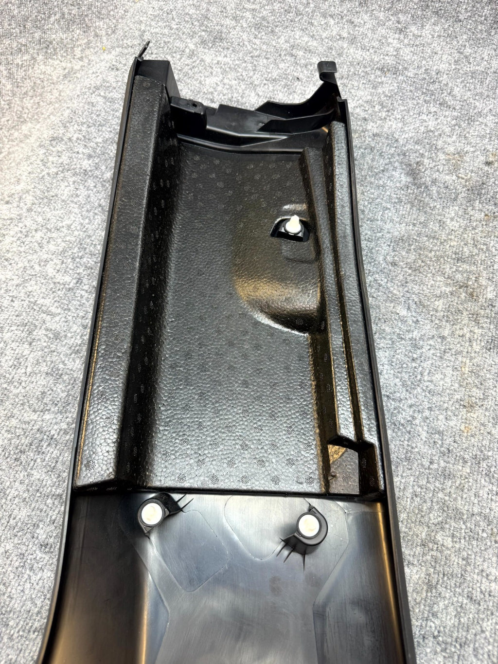 20-24 TESLA MODEL Y RIGHT SIDE B-PILLAR LOWER COVER TRIM PANEL OEM, 1494624-00-F