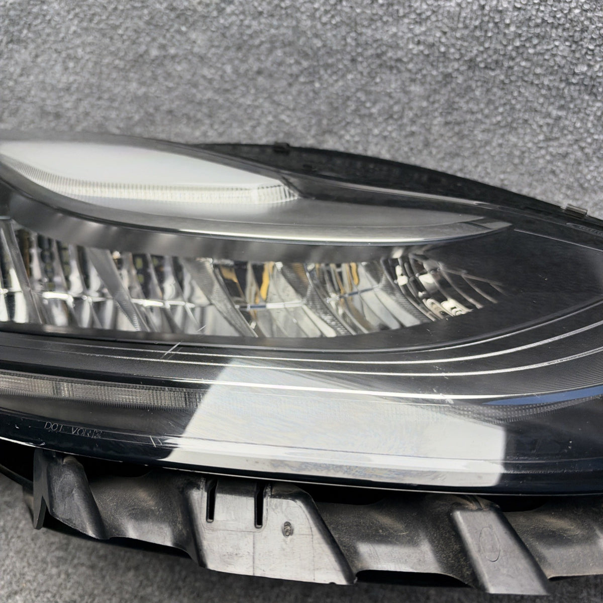 17-23 Tesla Model 3 Y Reflector LED Headlight RH Front Right 1077372-00-K OEM