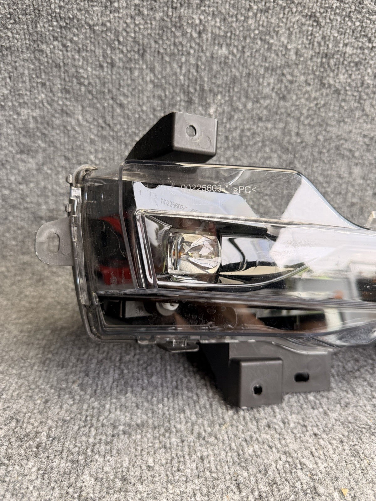 OEM 2021 - 2023 Tesla Model 3 Y Right RH 3 Pin LED Fog Light Lamp 1507931-00-D