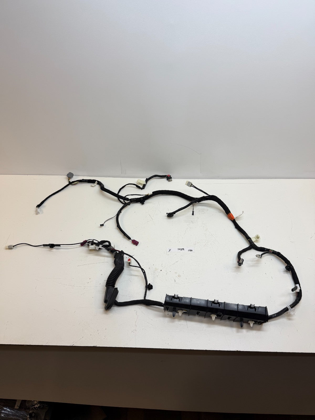 20-24 Tesla Model Y Rear Liftgate Trunk Wiring Harness & Connector 1616689-00-E