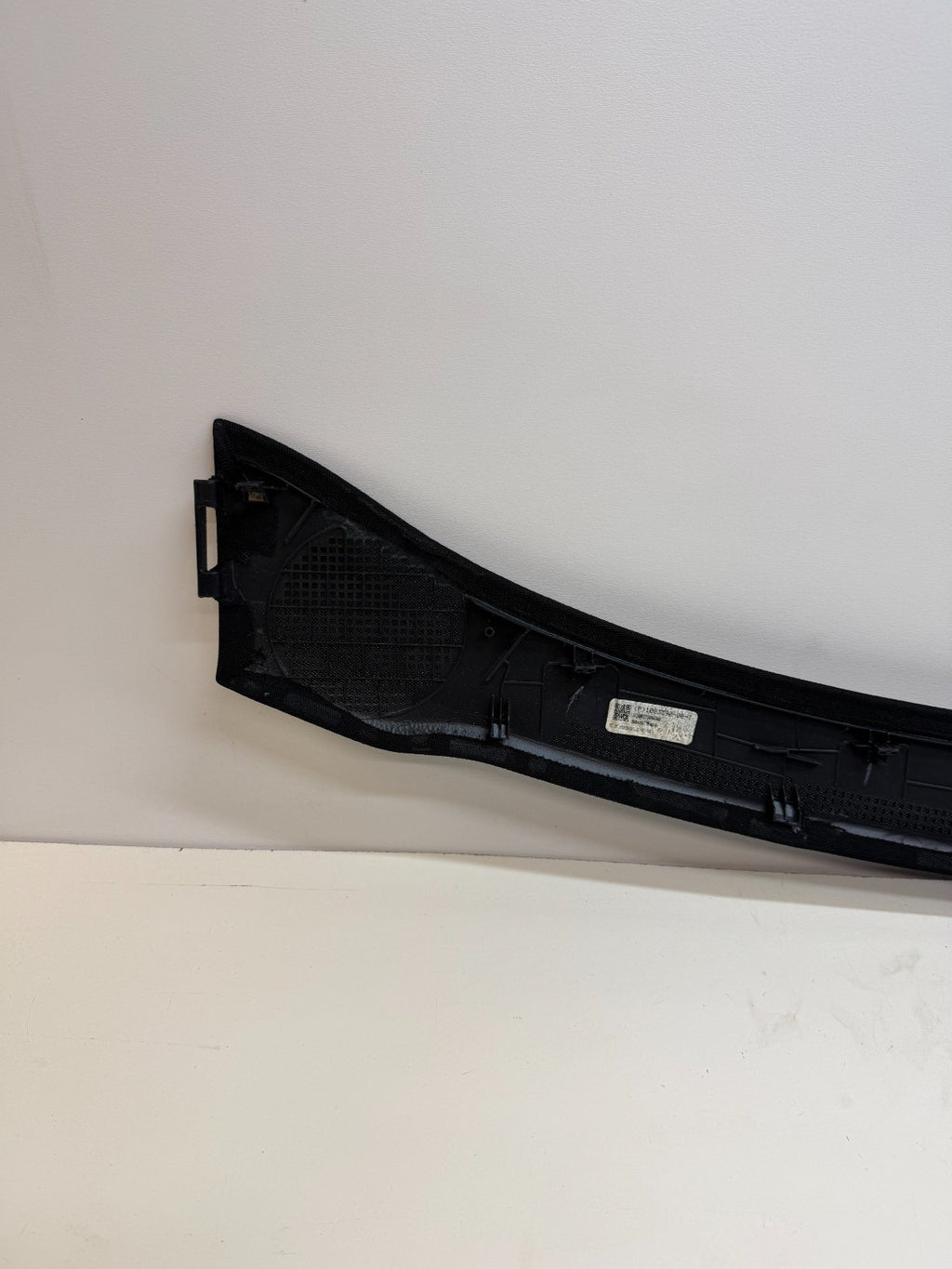 2017-2023 Tesla Model 3 Y Panel Defroster Grille Upper Trim 1083390-00-I