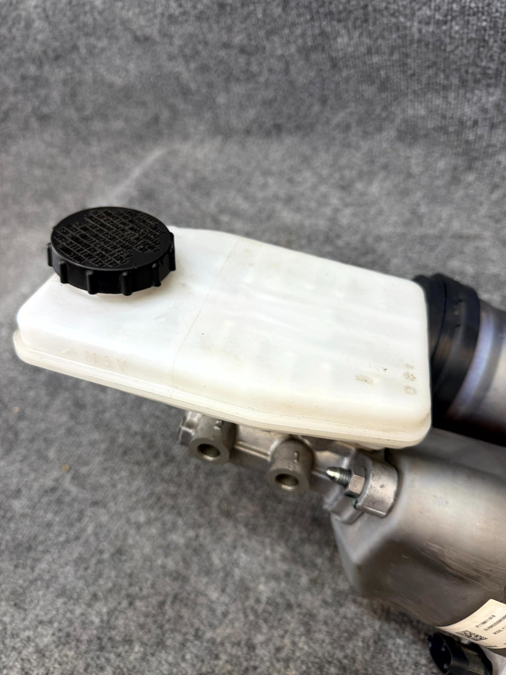 17-23 TESLA MODEL 3 Y BRAKE MASTER CYLINDER & BOOSTER & RESERVOIR OEM 118867100B
