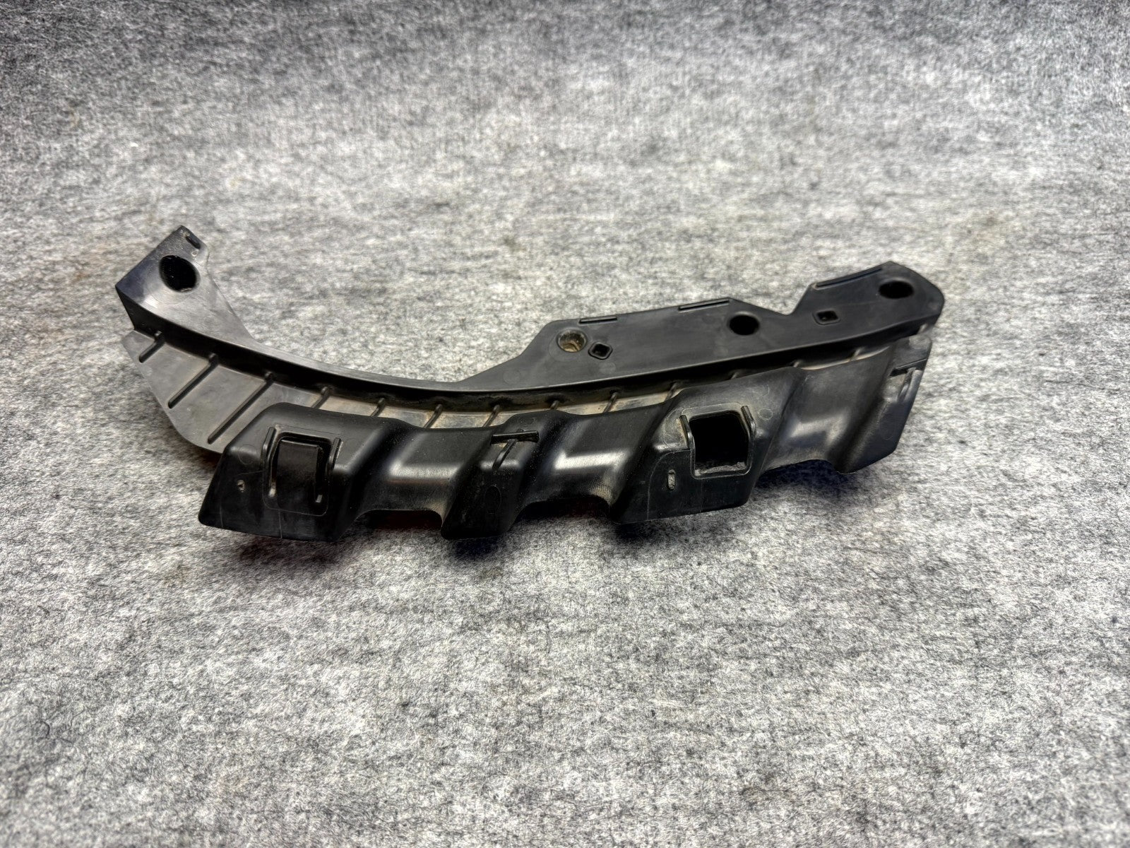 ♦️2017–2023 TESLA MODEL 3 FRONT LEFT HEADLIGHT BUMPER BRACKET OEM, 1453375-00-A