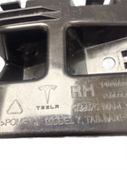 2020-2024 Tesla Model Y MY Rear Right Taillight Tail Lamp Bracket 1494039-00-E