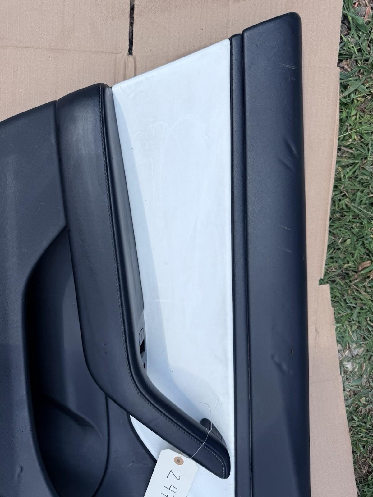 ♦️2016-2020 TESLA MODEL X FRONT LEFT SIDE DOOR TRIM PANEL OEM, 1055327-21-M