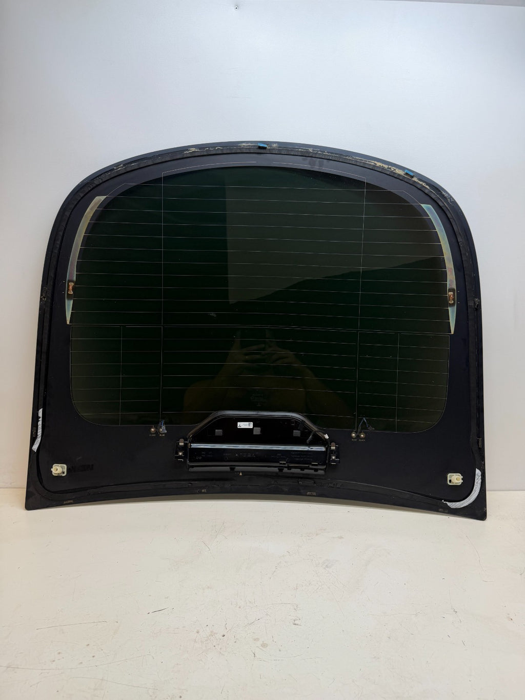 20-24 Tesla Model Y Rear Windshield Liftgate Trunk Hatch Lid Back Window Glass