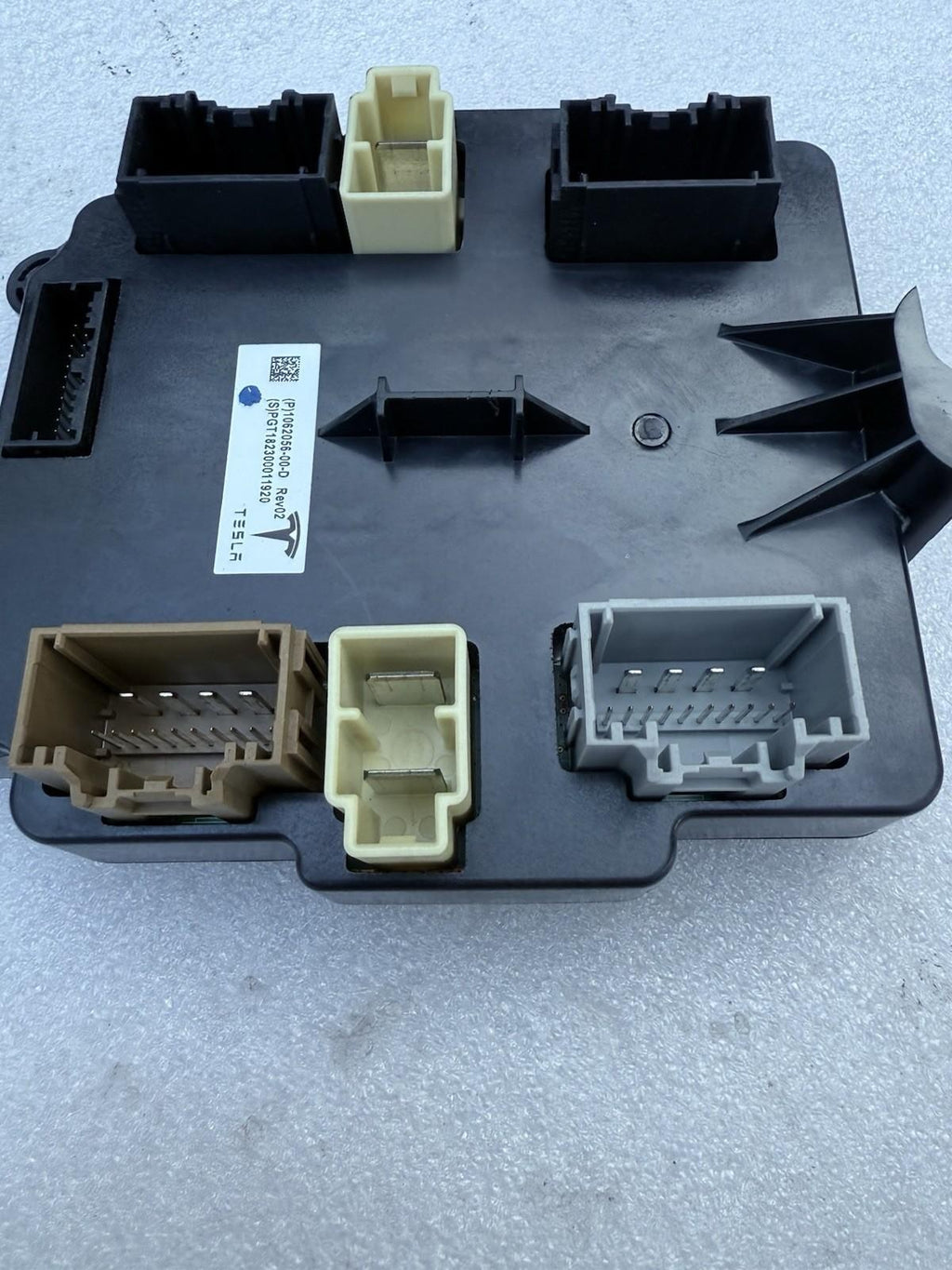 ♦️16-24 TESLA MODEL X REAR FALCON DOOR CONTROL MODULE UNIT OEM, 1062056-00-D