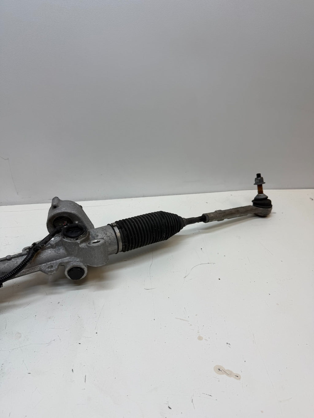 2016-25 Tesla Model S Power Steering Gear Rack & Pinion w/ Tie Rod 1070801-00-E