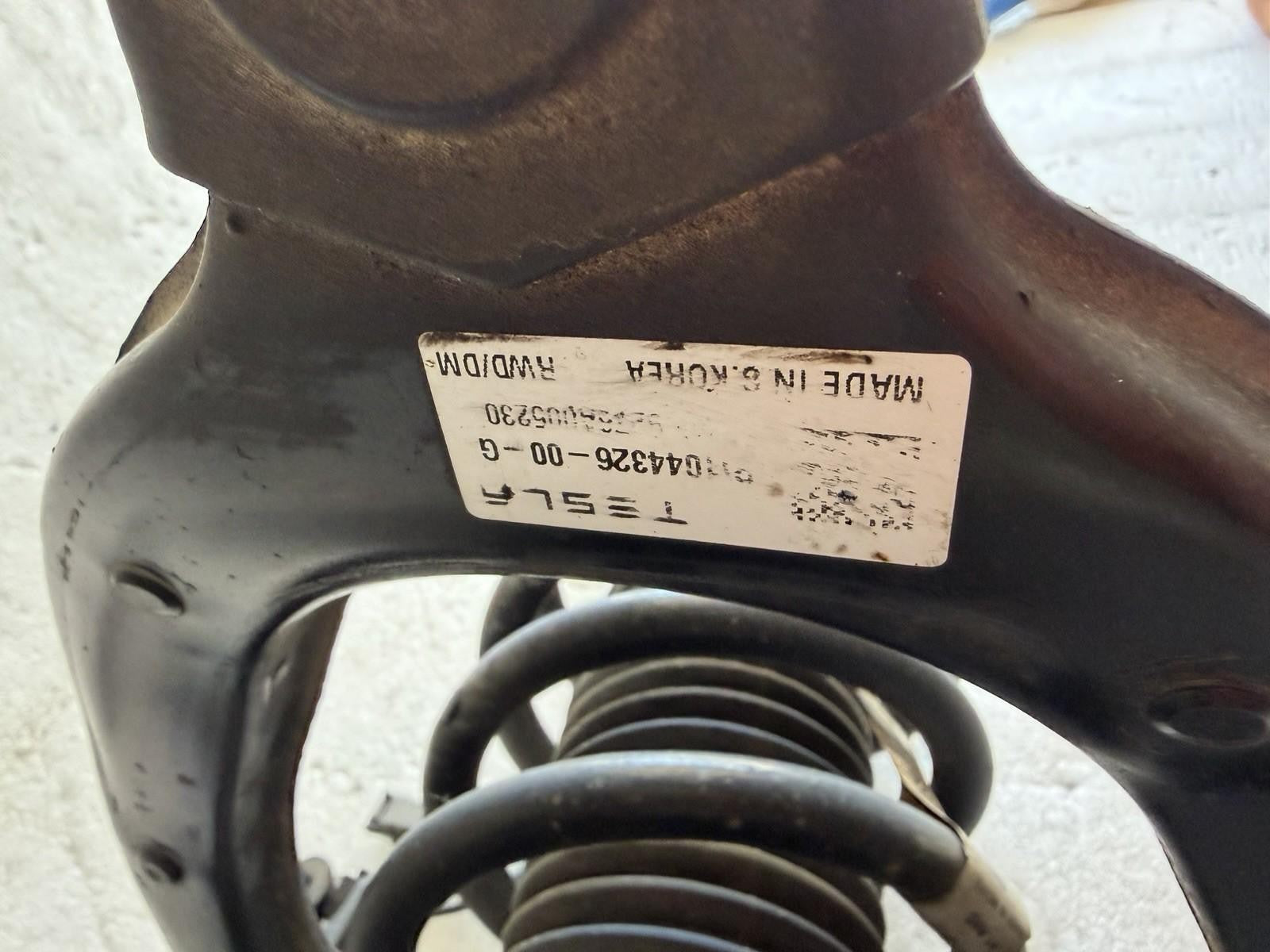 ♦️2017-2020 Tesla Model 3 Front Right Strut Shock 1044369-00-E
