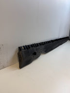 2020-24 TESLA MODEL Y RIGHT SIDE SKIRT ROCKER PANEL MOLDING CARRIER BRACKET