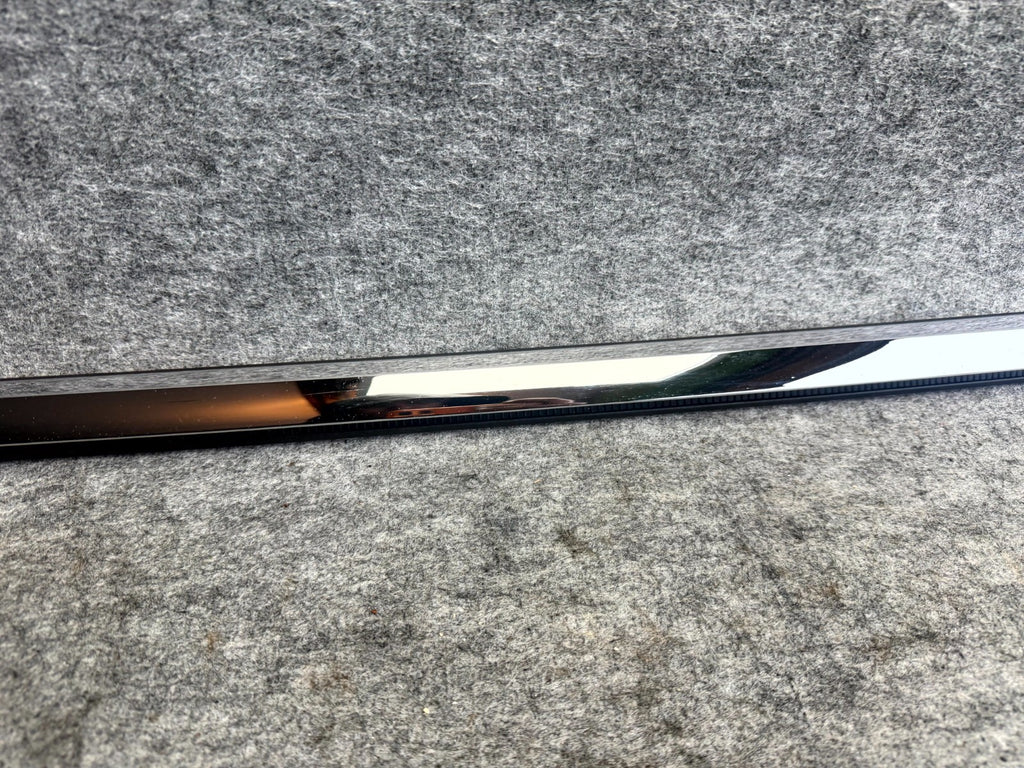 ♦️12-20 TESLA MODEL S FRONT RIGHT SIDE DOOR WINDOW MOLDING TRIM OEM 1038394-00-A