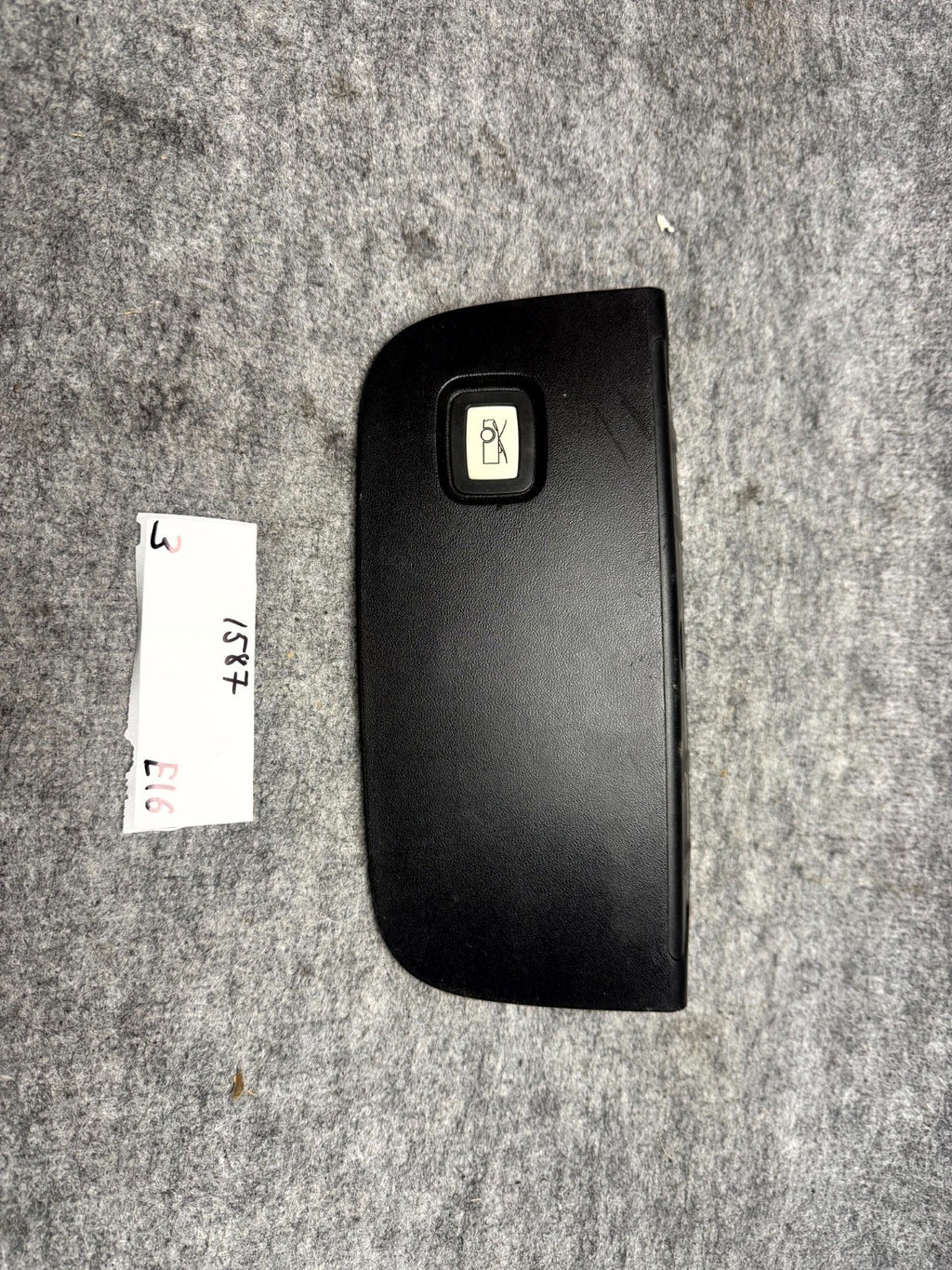 ♦️17–23 TESLA MODEL 3 FRONT FRUNK CLOSE OUT PANEL HOOD LATCH COVER OEM 109585800