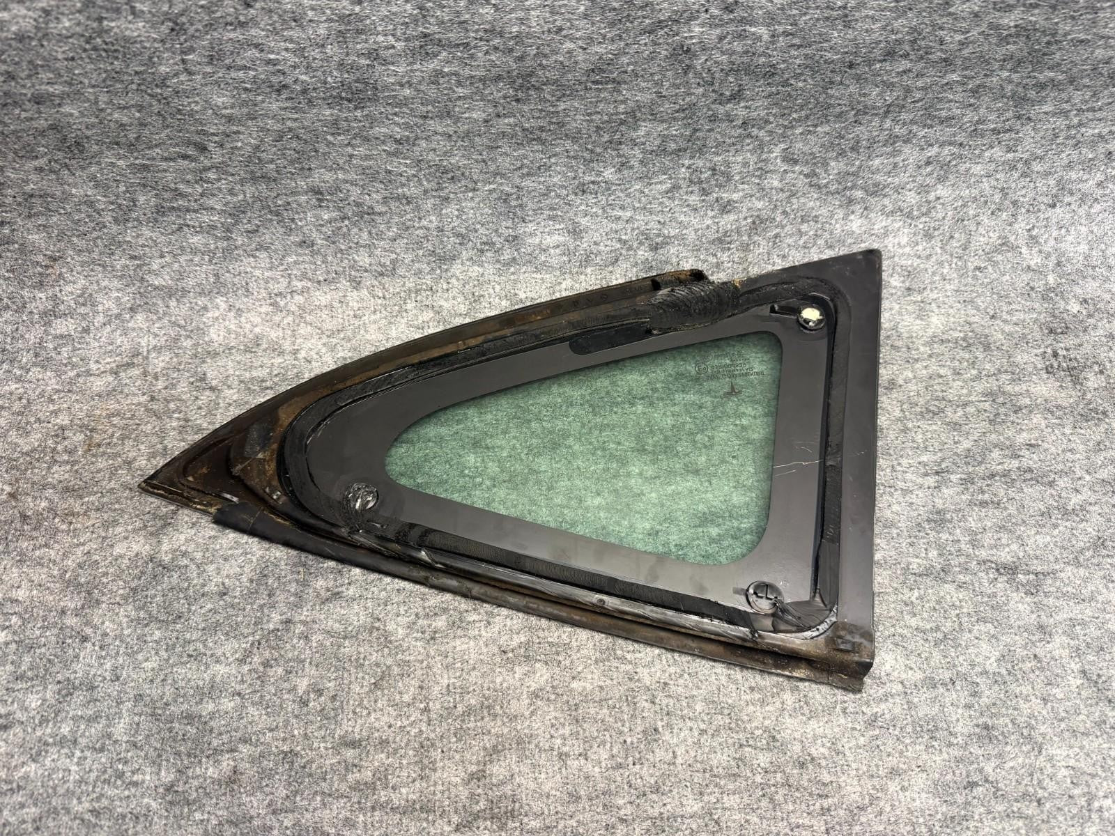 ♦️17–23 TESLA MODEL 3 REAR RIGHT SIDE DOOR QUARTER WINDOW GLASS OEM, 43R-004529