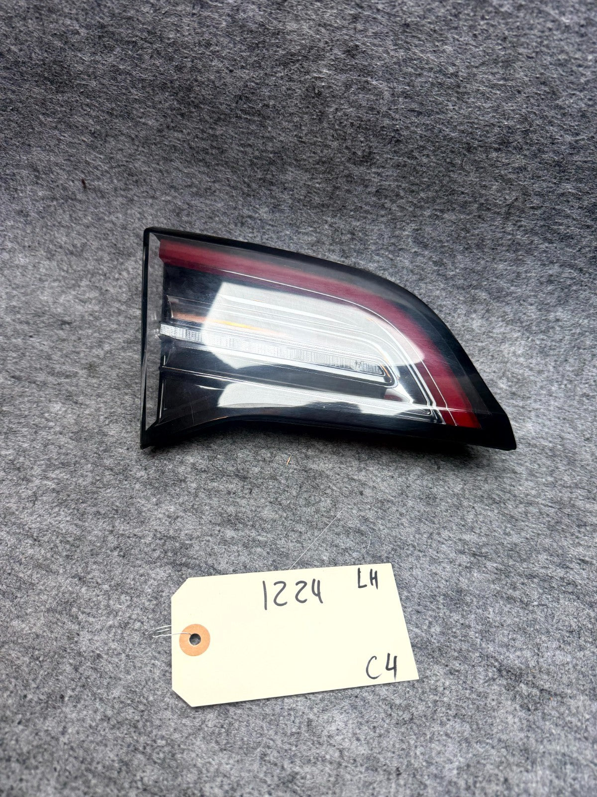 ♦️2017 - 2023 TESLA MODEL 3 REAR LEFT SIDE TAILLIGHT LAMP OEM, 1077397-00-F
