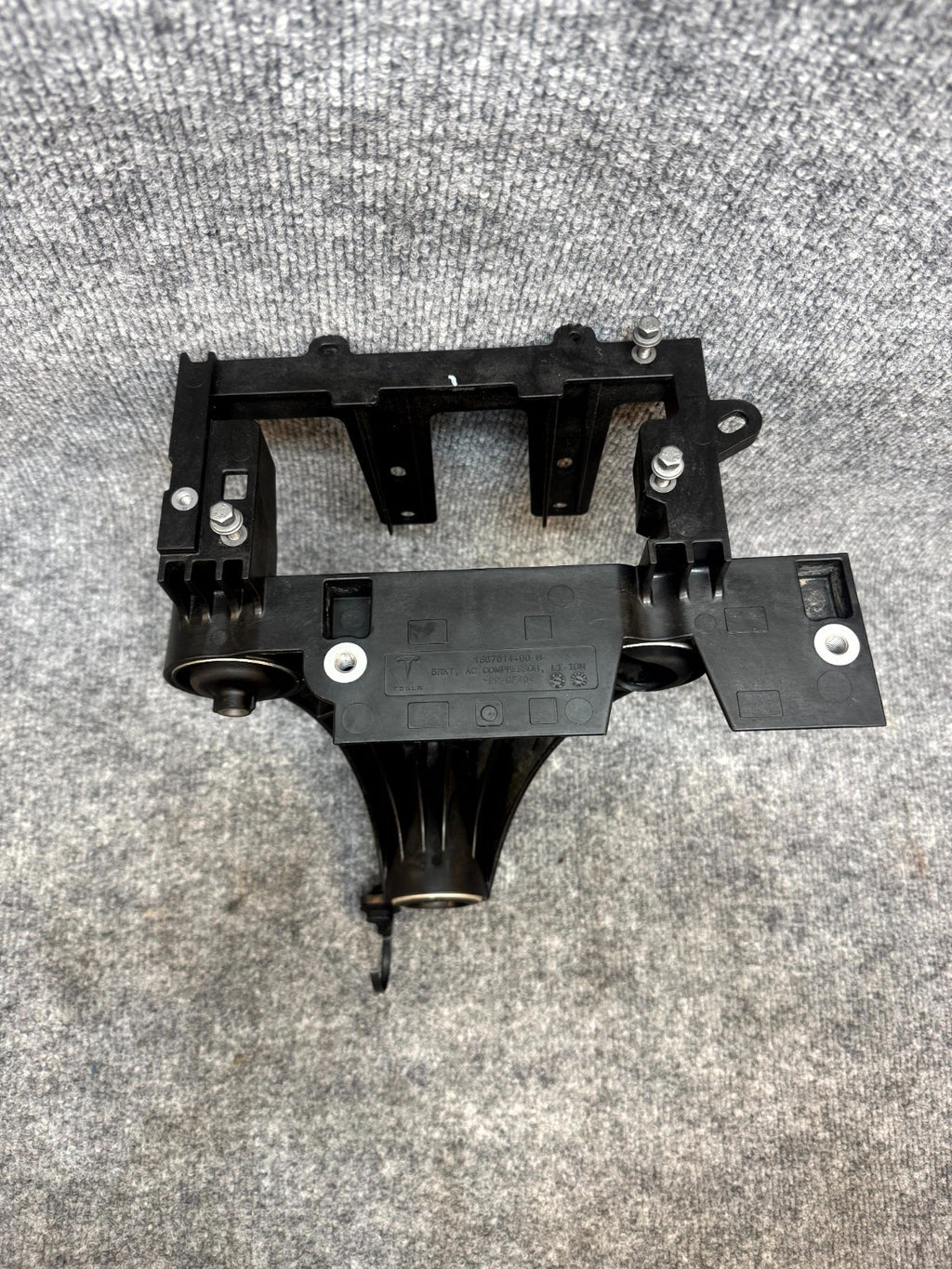 17-23 TESLA MODEL 3 AIR CONDITIONING COMPRESSOR PUMP MOUNT BRACKET OEM,166701400
