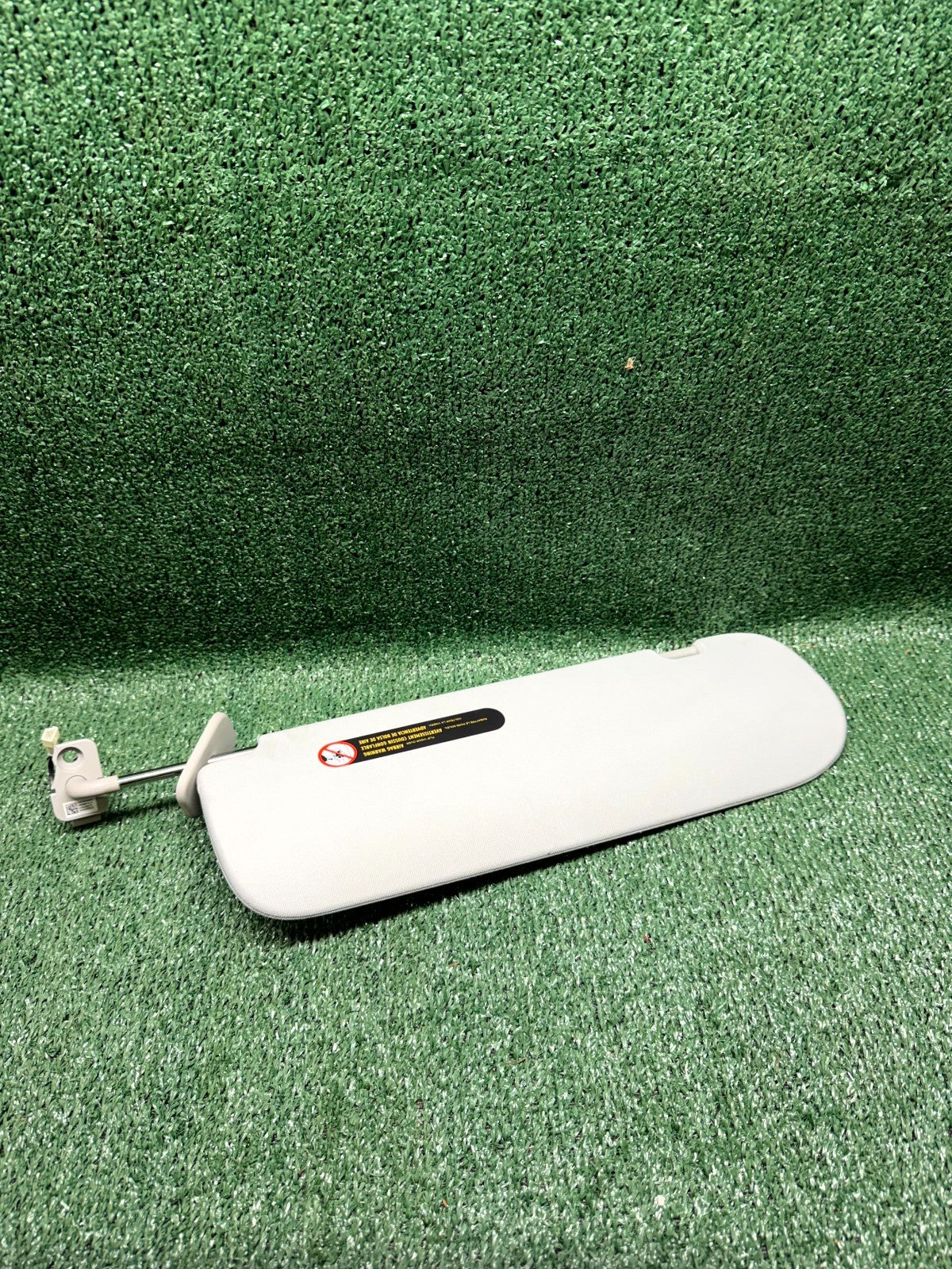 ♦️2020-2024 TESLA MODEL Y/3 FRONT RIGHT SIDE SUN VISOR MIRROR OEM, 1490406-01-A