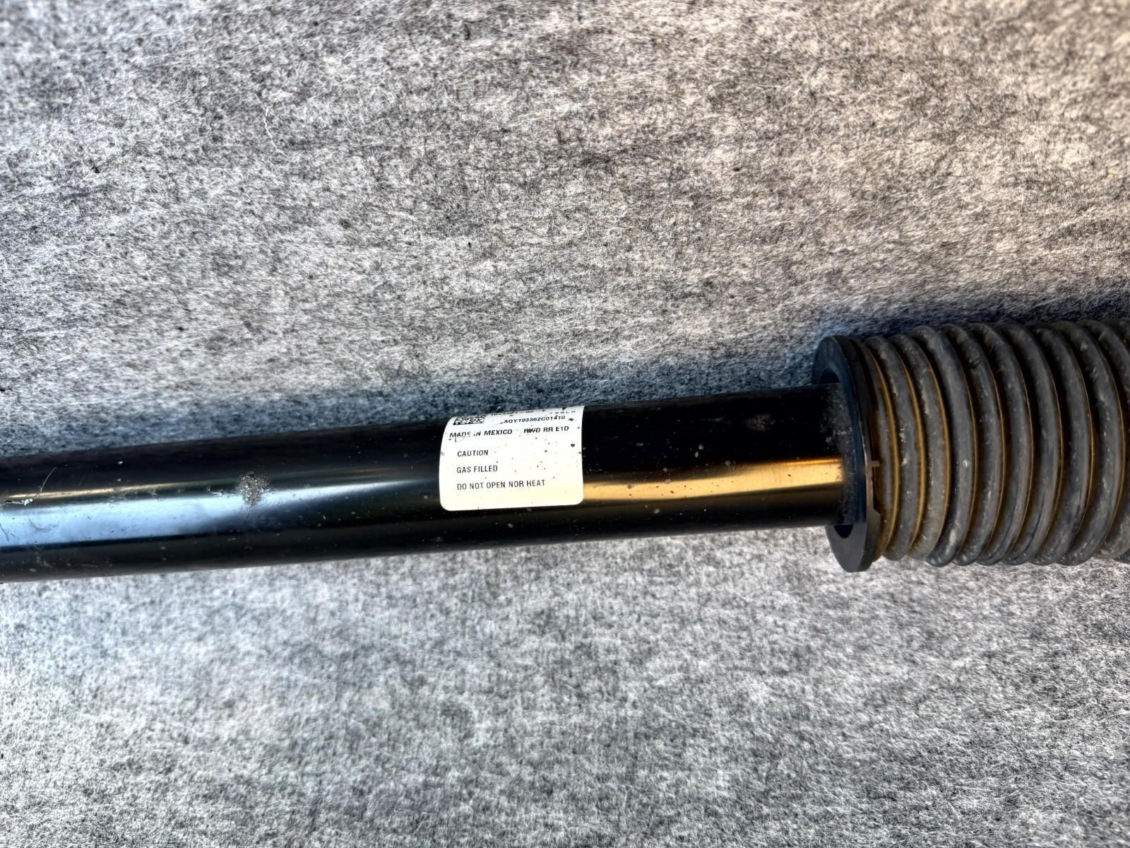 ♦️17-23 TESLA MODEL 3 REAR LEFT OR1 RIGHT SHOCK STRUT ABSORBER OEM, 1044461-02-E