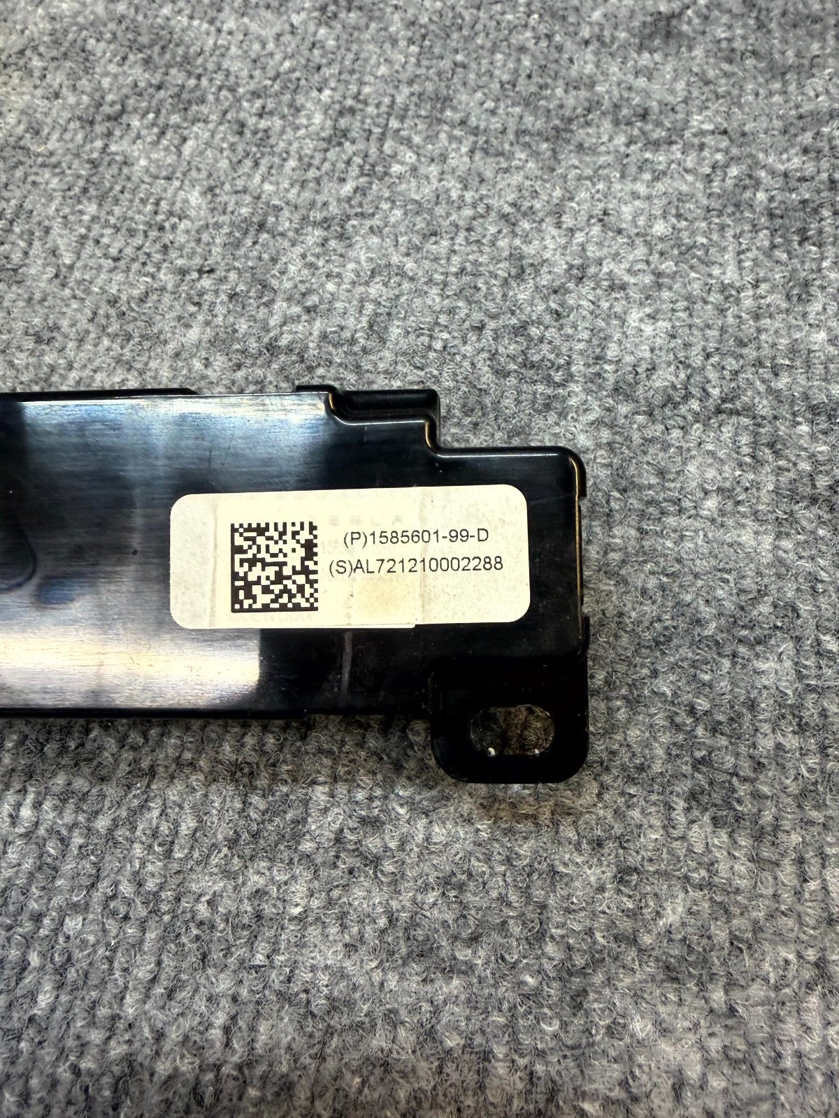 2020-2025 TESLA MODEL Y WIFI BLUETOOTH ANTENNA CONTROL MODULE OEM, 1585601-99-D