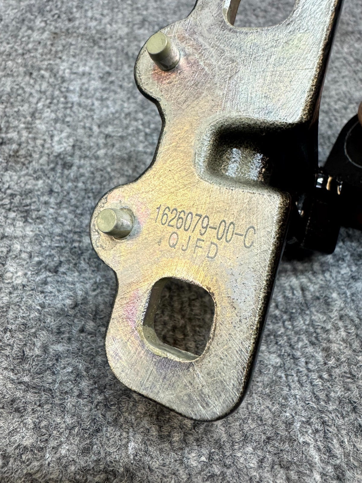 2020 - 2024 TESLA MODEL Y REAR RIGHT PASSENGER SIDE DOOR HINGE OEM, 1626079-00-C